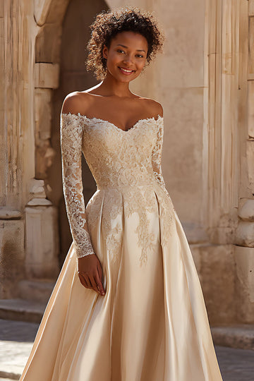 Robe de mariée en satin champagne à épaules dénudées princesse avec dentelle